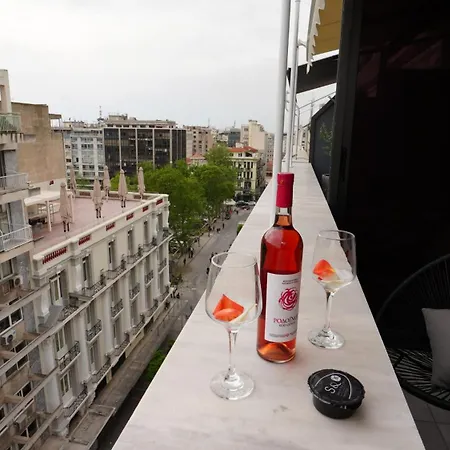 Luxury With Jacuzzi By Sea&thecity Apartment