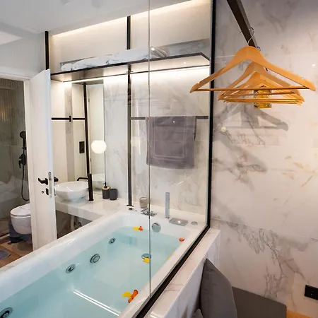 Luxury With Jacuzzi By Sea&thecity