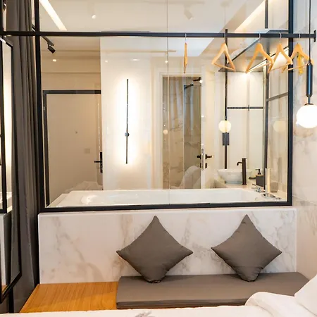 Apartment Luxury With Jacuzzi By Sea&thecity