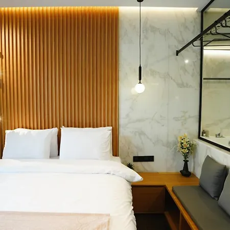 Lejlighed Luxury With Jacuzzi By Sea&thecity