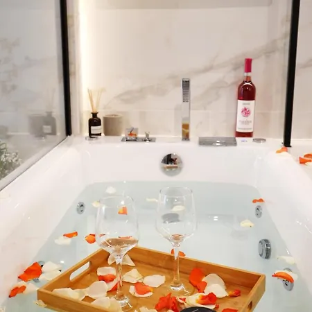 Lejlighed Luxury With Jacuzzi By Sea&thecity Thessaloníki