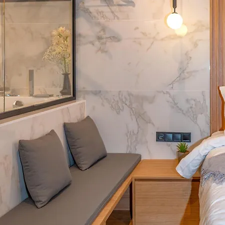 Luxury With Jacuzzi By Sea&thecity Thessaloníki