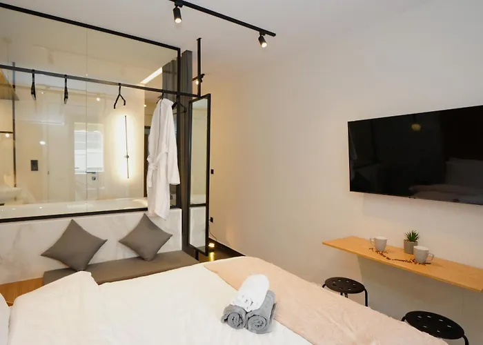 Luxury With Jacuzzi By Sea&thecity *