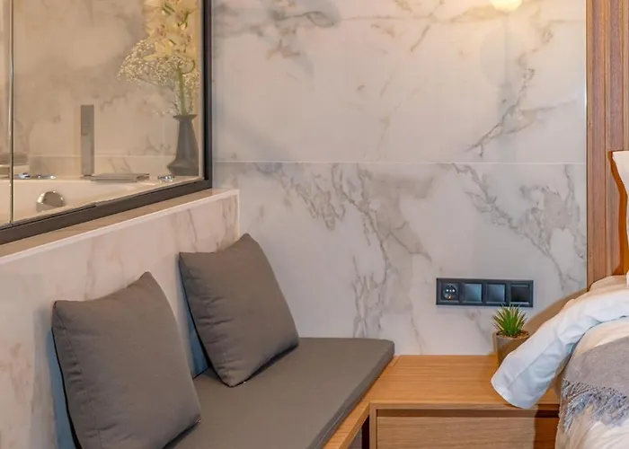 Luxury With Jacuzzi By Sea&thecity Salonic